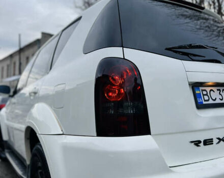 Білий Cанг Йонг Rexton, об'ємом двигуна 2.7 л та пробігом 275 тис. км за 8500 $, фото 5 на Automoto.ua