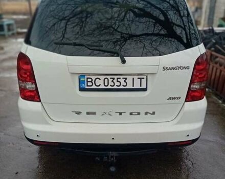 Білий Cанг Йонг Rexton, об'ємом двигуна 2.7 л та пробігом 202 тис. км за 8500 $, фото 3 на Automoto.ua
