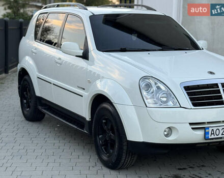Білий Cанг Йонг Rexton, об'ємом двигуна 2.7 л та пробігом 245 тис. км за 7850 $, фото 6 на Automoto.ua