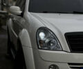 Білий Cанг Йонг Rexton, об'ємом двигуна 2.7 л та пробігом 275 тис. км за 8500 $, фото 2 на Automoto.ua