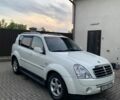 Білий Cанг Йонг Rexton, об'ємом двигуна 2.7 л та пробігом 145 тис. км за 6800 $, фото 1 на Automoto.ua