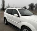 Білий Cанг Йонг Rexton, об'ємом двигуна 2.7 л та пробігом 288 тис. км за 8500 $, фото 2 на Automoto.ua