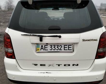 Білий Cанг Йонг Rexton, об'ємом двигуна 2.7 л та пробігом 281 тис. км за 9000 $, фото 11 на Automoto.ua