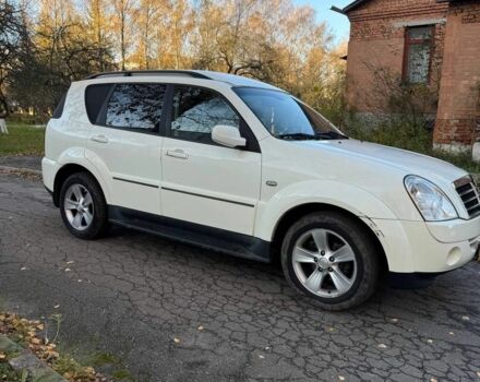 Белый Cанг Йонг Рекстон, объемом двигателя 2.7 л и пробегом 344 тыс. км за 4612 $, фото 3 на Automoto.ua