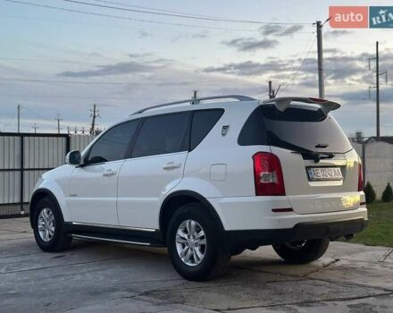 Білий Cанг Йонг Rexton, об'ємом двигуна 2.7 л та пробігом 268 тис. км за 10650 $, фото 13 на Automoto.ua