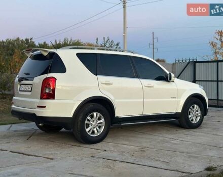 Білий Cанг Йонг Rexton, об'ємом двигуна 2.7 л та пробігом 268 тис. км за 10650 $, фото 9 на Automoto.ua
