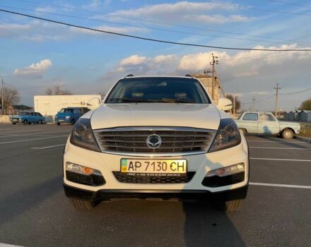 Белый Cанг Йонг Рекстон, объемом двигателя 2.7 л и пробегом 162 тыс. км за 12500 $, фото 4 на Automoto.ua