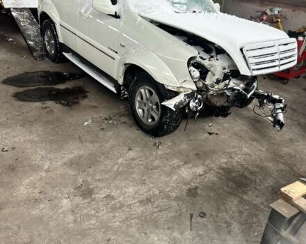 Білий Cанг Йонг Rexton, об'ємом двигуна 2.7 л та пробігом 240 тис. км за 2491 $, фото 2 на Automoto.ua