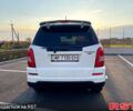 Білий Cанг Йонг Rexton, об'ємом двигуна 2.7 л та пробігом 162 тис. км за 12500 $, фото 7 на Automoto.ua