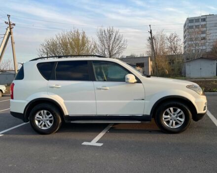 Белый Cанг Йонг Рекстон, объемом двигателя 2.7 л и пробегом 162 тыс. км за 12500 $, фото 7 на Automoto.ua