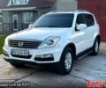 Белый Cанг Йонг Рекстон, объемом двигателя 2.7 л и пробегом 266 тыс. км за 12500 $, фото 1 на Automoto.ua