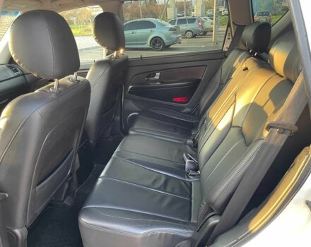 Белый Cанг Йонг Рекстон, объемом двигателя 2.7 л и пробегом 162 тыс. км за 12500 $, фото 13 на Automoto.ua