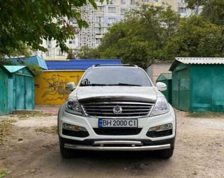 Білий Cанг Йонг Rexton, об'ємом двигуна 2.7 л та пробігом 170 тис. км за 12299 $, фото 1 на Automoto.ua