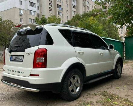 Білий Cанг Йонг Rexton, об'ємом двигуна 2.7 л та пробігом 170 тис. км за 12299 $, фото 4 на Automoto.ua