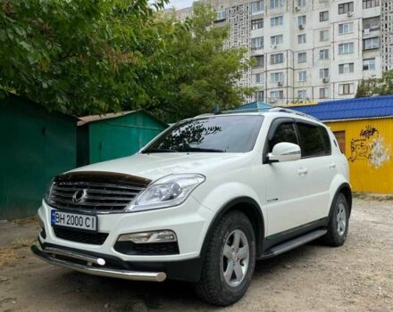 Білий Cанг Йонг Rexton, об'ємом двигуна 2.7 л та пробігом 170 тис. км за 12299 $, фото 6 на Automoto.ua