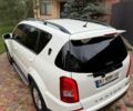 Белый Cанг Йонг Рекстон, объемом двигателя 2.7 л и пробегом 167 тыс. км за 12500 $, фото 7 на Automoto.ua
