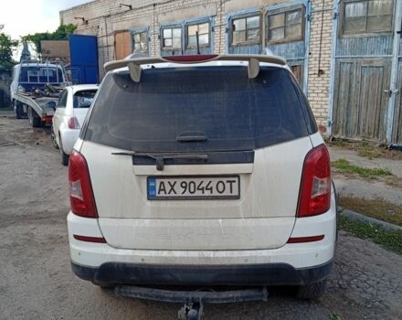 Белый Cанг Йонг Рекстон, объемом двигателя 2.7 л и пробегом 200 тыс. км за 10500 $, фото 2 на Automoto.ua