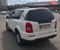 Белый Cанг Йонг Рекстон, объемом двигателя 2.7 л и пробегом 147 тыс. км за 10500 $, фото 3 на Automoto.ua