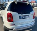 Білий Cанг Йонг Rexton, об'ємом двигуна 2 л та пробігом 254 тис. км за 10400 $, фото 5 на Automoto.ua
