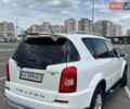 Білий Cанг Йонг Rexton, об'ємом двигуна 2 л та пробігом 254 тис. км за 9500 $, фото 2 на Automoto.ua