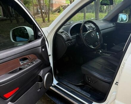 Білий Cанг Йонг Rexton, об'ємом двигуна 2 л та пробігом 82 тис. км за 11500 $, фото 6 на Automoto.ua