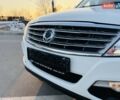 Белый Cанг Йонг Рекстон, объемом двигателя 2.7 л и пробегом 175 тыс. км за 11100 $, фото 26 на Automoto.ua