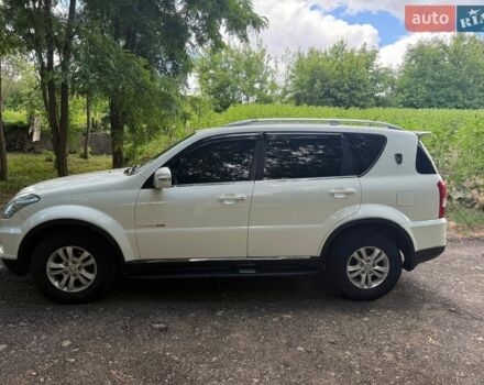 Білий Cанг Йонг Rexton, об'ємом двигуна 2 л та пробігом 82 тис. км за 11500 $, фото 5 на Automoto.ua