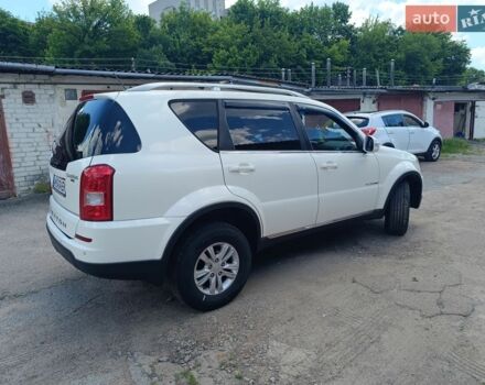 Білий Cанг Йонг Rexton, об'ємом двигуна 2 л та пробігом 232 тис. км за 10299 $, фото 5 на Automoto.ua
