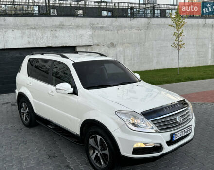 Білий Cанг Йонг Rexton, об'ємом двигуна 2.16 л та пробігом 100 тис. км за 17500 $, фото 44 на Automoto.ua