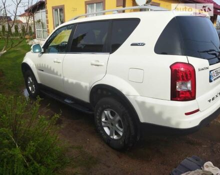 Білий Cанг Йонг Rexton, об'ємом двигуна 2.2 л та пробігом 130 тис. км за 17000 $, фото 6 на Automoto.ua