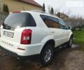 Білий Cанг Йонг Rexton, об'ємом двигуна 2.2 л та пробігом 130 тис. км за 17000 $, фото 7 на Automoto.ua