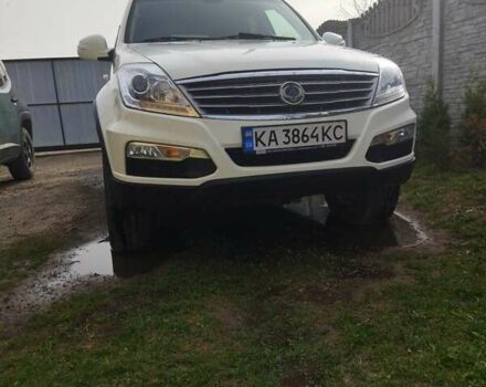 Білий Cанг Йонг Rexton, об'ємом двигуна 2.2 л та пробігом 130 тис. км за 17000 $, фото 24 на Automoto.ua