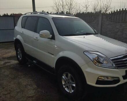 Білий Cанг Йонг Rexton, об'ємом двигуна 2.2 л та пробігом 130 тис. км за 17500 $, фото 23 на Automoto.ua