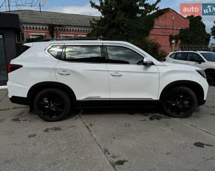 Білий Cанг Йонг Rexton, об'ємом двигуна 2.2 л та пробігом 13 тис. км за 46290 $, фото 5 на Automoto.ua