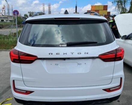 Білий Cанг Йонг Rexton, об'ємом двигуна 2.2 л та пробігом 15 тис. км за 43999 $, фото 3 на Automoto.ua