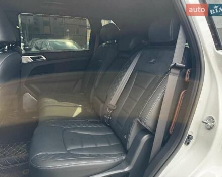 Білий Cанг Йонг Rexton, об'ємом двигуна 2.2 л та пробігом 13 тис. км за 46290 $, фото 43 на Automoto.ua