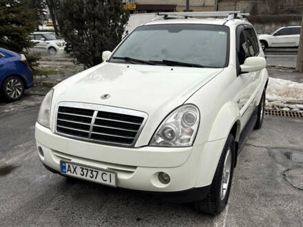 Білий Cанг Йонг Rexton, об'ємом двигуна 2.7 л та пробігом 151 тис. км за 10200 $, фото 1 на Automoto.ua