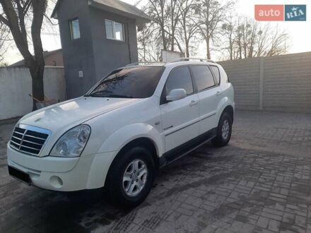 Cанг Йонг Rexton 2008 у Рівному на Automoto.ua Білий Cанг Йонг Rexton, об'ємом двигуна 2.7 л та пробігом 316 тис. км за 8300 $, фото 1 на Automoto.ua