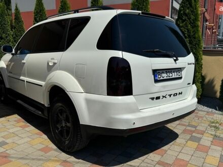 Білий Cанг Йонг Rexton, об'ємом двигуна 2.7 л та пробігом 285 тис. км за 6900 $, фото 1 на Automoto.ua