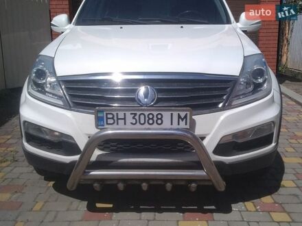 Білий Cанг Йонг Rexton, об'ємом двигуна 2.7 л та пробігом 116 тис. км за 11000 $, фото 1 на Automoto.ua