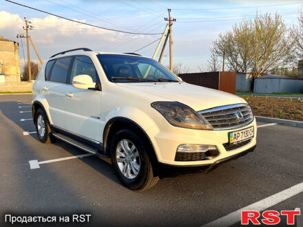 Білий Cанг Йонг Rexton, об'ємом двигуна 2.7 л та пробігом 162 тис. км за 12500 $, фото 1 на Automoto.ua