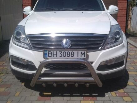 Білий Cанг Йонг Rexton, об'ємом двигуна 2.7 л та пробігом 116 тис. км за 11000 $, фото 1 на Automoto.ua