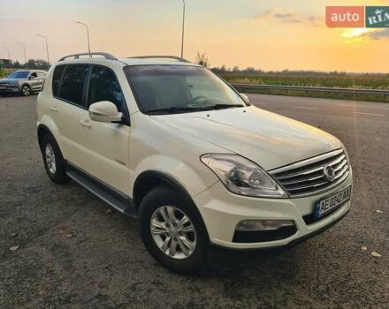 Білий Cанг Йонг Rexton, об'ємом двигуна 2.7 л та пробігом 255 тис. км за 9955 $, фото 1 на Automoto.ua