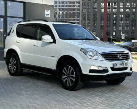 Білий Cанг Йонг Rexton, об'ємом двигуна 2.7 л та пробігом 273 тис. км за 13750 $, фото 1 на Automoto.ua