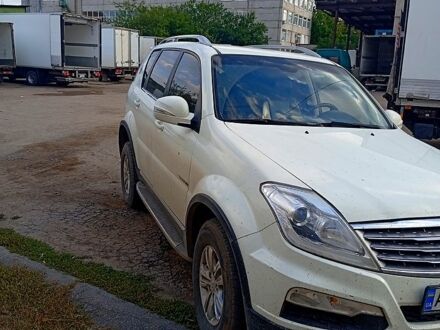 Білий Cанг Йонг Rexton, об'ємом двигуна 2.7 л та пробігом 20000 тис. км за 11000 $, фото 1 на Automoto.ua