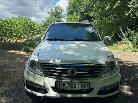 Білий Cанг Йонг Rexton, об'ємом двигуна 2 л та пробігом 82 тис. км за 11500 $, фото 1 на Automoto.ua