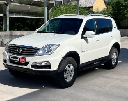 Білий Cанг Йонг Rexton, об'ємом двигуна 2.2 л та пробігом 135 тис. км за 17990 $, фото 1 на Automoto.ua