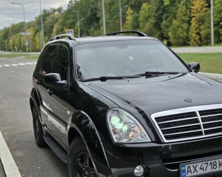 Чорний Cанг Йонг Rexton, об'ємом двигуна 2.7 л та пробігом 149 тис. км за 10500 $, фото 5 на Automoto.ua
