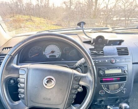 Чорний Cанг Йонг Rexton, об'ємом двигуна 2.7 л та пробігом 303 тис. км за 4500 $, фото 7 на Automoto.ua