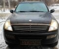 Черный Cанг Йонг Рекстон, объемом двигателя 2.7 л и пробегом 290 тыс. км за 6000 $, фото 1 на Automoto.ua